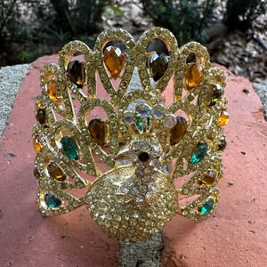 GoldTone Jeweled Peacock Bracelet~
Colorful and Full of Sparkle classy exotic